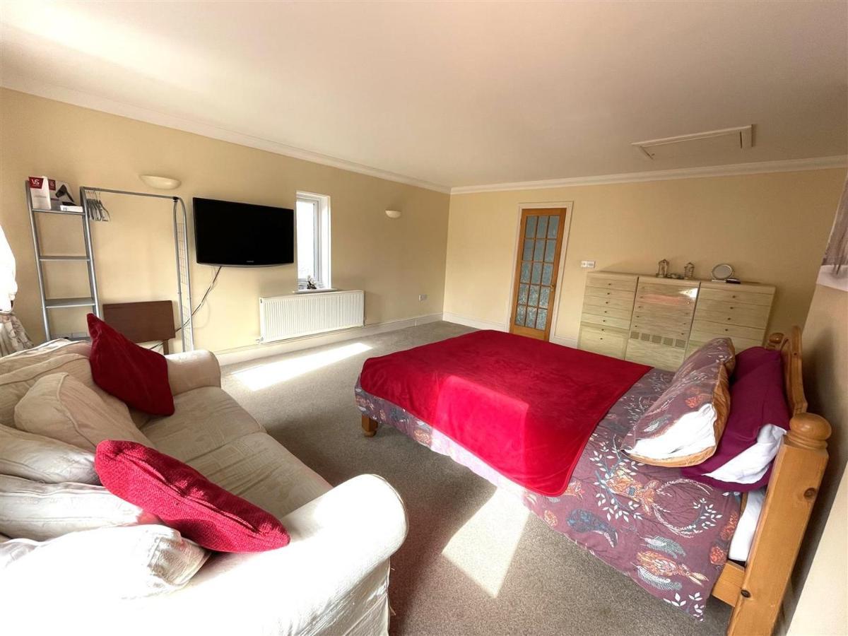 Bryncoch Bed & Breakfast