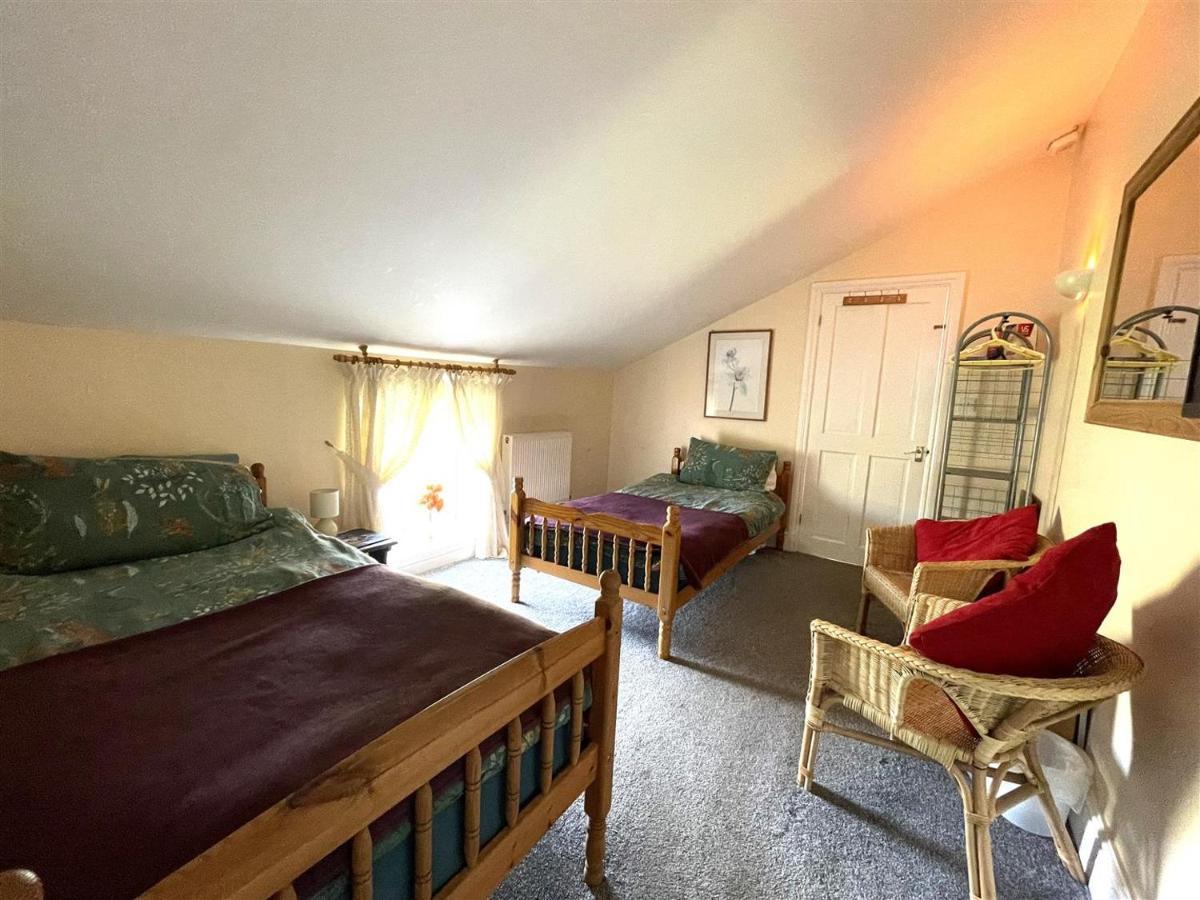 Bed & Breakfast Bryncoch 3*
